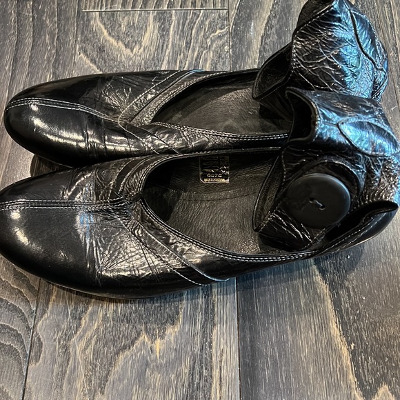 Pataugas European flats. Size 39 with ankle button strap and oversized button - Picture 3 of 11